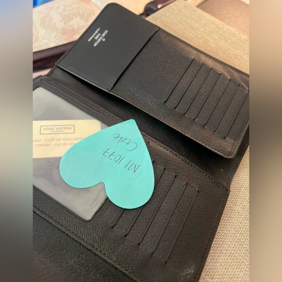 Louis Vuitton trifold Epi wallet - Picture 8 of 9